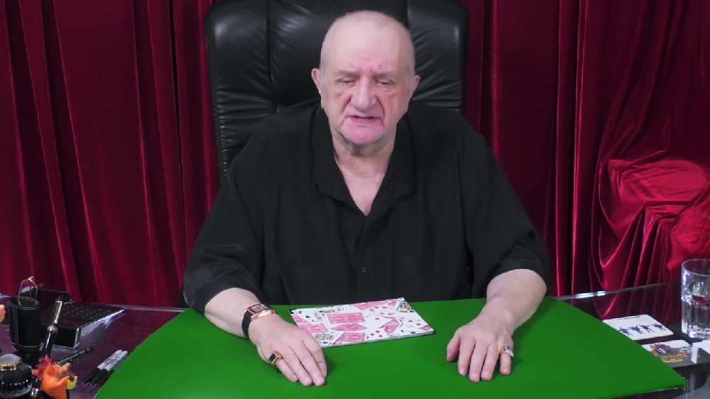 [204][card tricks, video]Photomaton by Dominique Duvivier